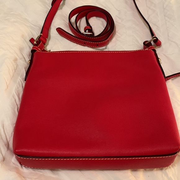 Dooney & Bourke red saffiano crossbody, EUC - Picture 3 of 9